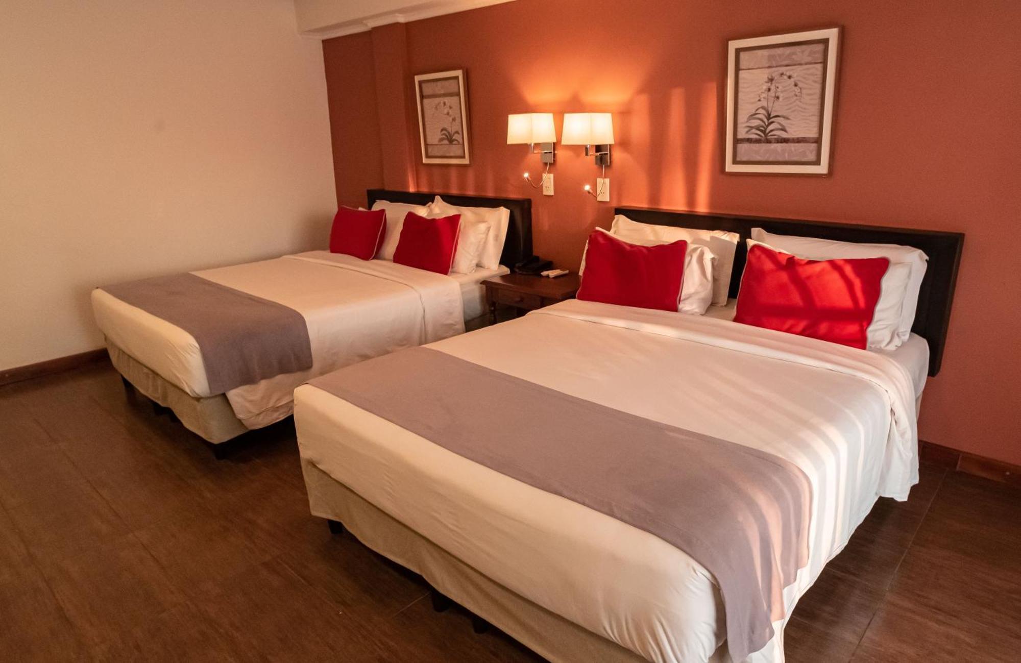 Hotel Saint George Пуерто-Іґуасу Екстер'єр фото